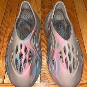 MX Sand Grey Foam Runners